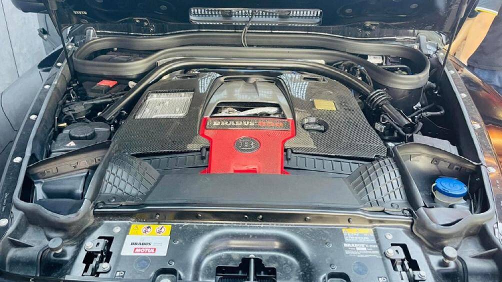 Động cơ tăng áp kép V8 4.0L giúp xe có sức mạnh tới 789 mã lực và mô-men xoắn cực đại 1.000 Nm, tăng 212 mã lực và 150 Nm so với nguyên bản