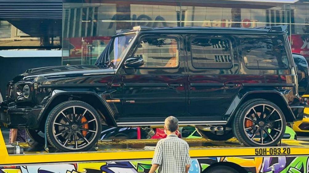 Xe được trang bị mâm Brabus Monoblock Z Platinum Edition 10 chấu, đi cùng cùm phanh màu cam