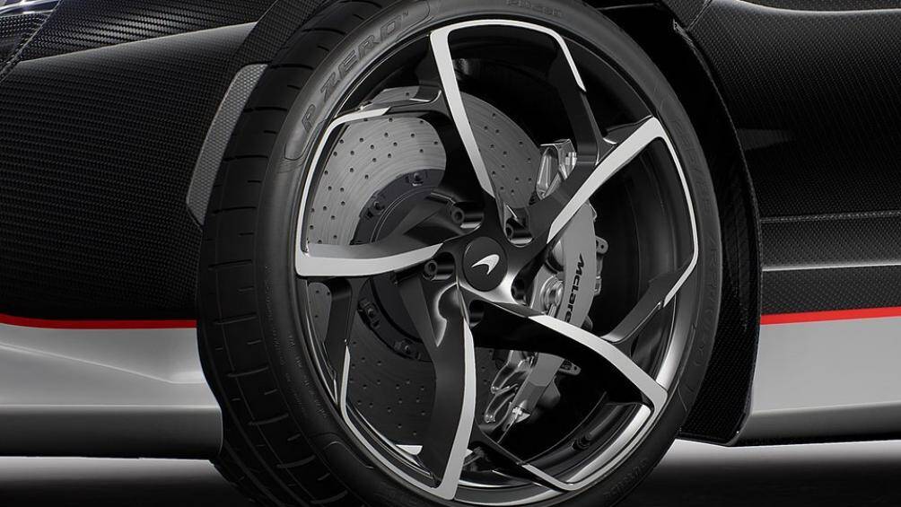 Cuối năm ngoái, một chiếc McLaren Elva cũng đã bất ngờ được đưa về Việt Nam trong chuyến hành trình du lịch châu Á của mình