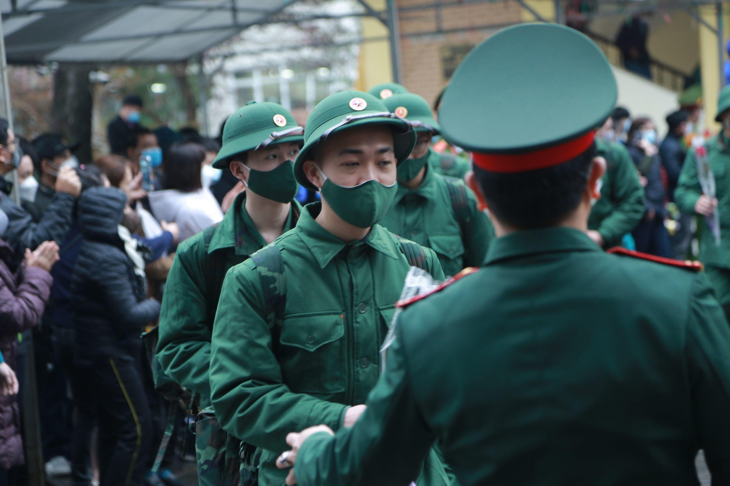 Tính đến thời điểm này, 100% công dân trong danh sách chốt quân số nhập ngũ, cả số chính thức và dự phòng đều tiêm ít nhất 2 mũi vaccine phòng Covid-19 theo quy định của Bộ Quốc phòng.