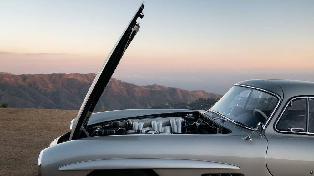 Sau khi qua một số chủ sở hữu, chiếc xe đã được gửi đến trung tâm sửa chữa 300SL hàng đầu thế giới, Paul Russell and Company, Hoa Kỳ