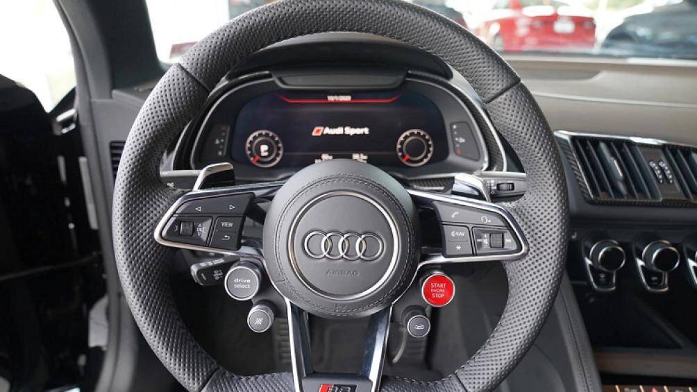 Xe sở hữu động cơ V10, dung tích 5.2 lít, sản sinh ra công suất tối đa 602 mã lực và mô-men xoắn cực đại là 559 Nm