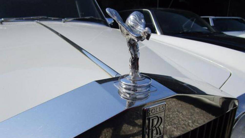 Người chia sẻ thông tin về chiếc Rolls-Royce Silver Cloud này là đơn vị nhập khẩu các siêu phẩm như McLaren Senna, Porsche 918 Spyder...