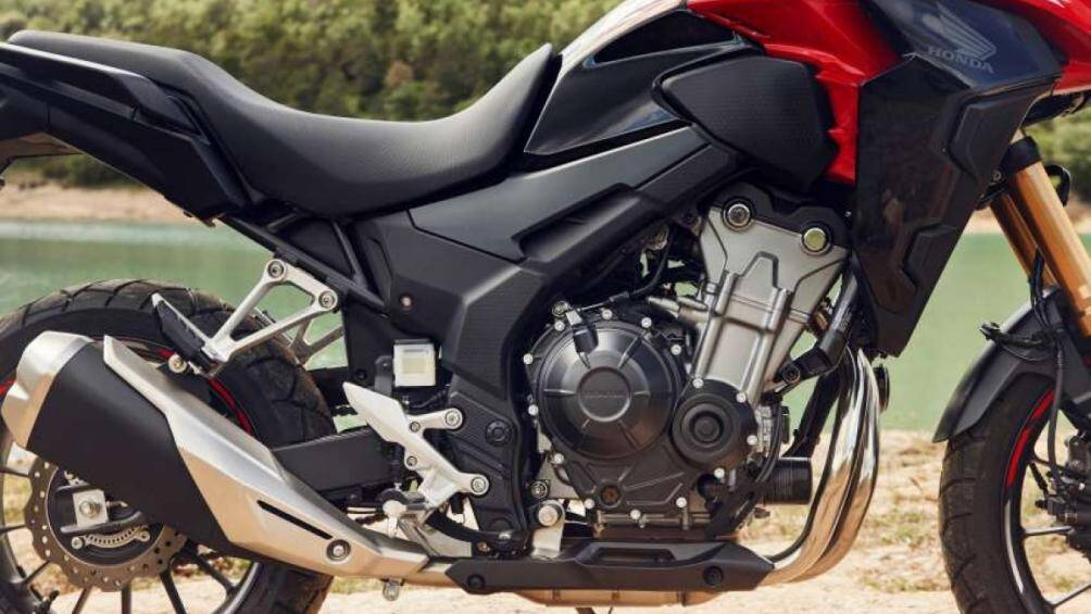 Về vận hành, CB500X và CBR500R mới vẫn tiếp tục sử dụng động cơ đạt tiêu chuẩn khí thải Euro 5, đạt công suất tối đa 49,75 mã lực