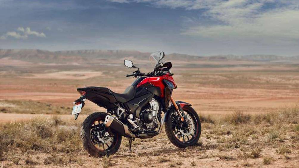 Bộ vành bánh trước và sau của CB500X là 19-inch và 17-inch, còn lốp xe cỡ 110/80 phía trước và 160/60-R phía sau