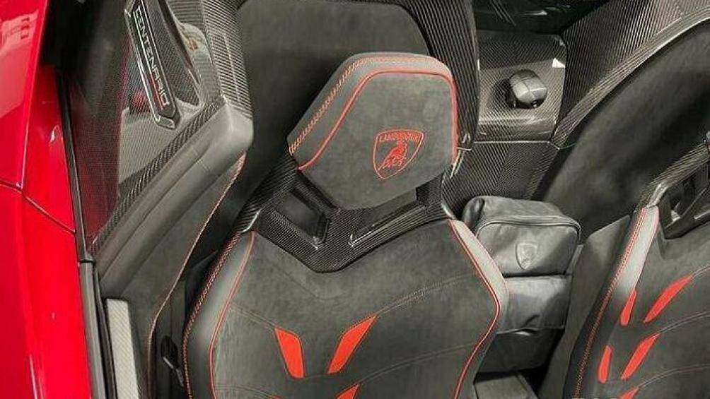 Xe trang bị hệ dẫn động 4 bánh toàn thời gian và hộp số ISR 7 cấp