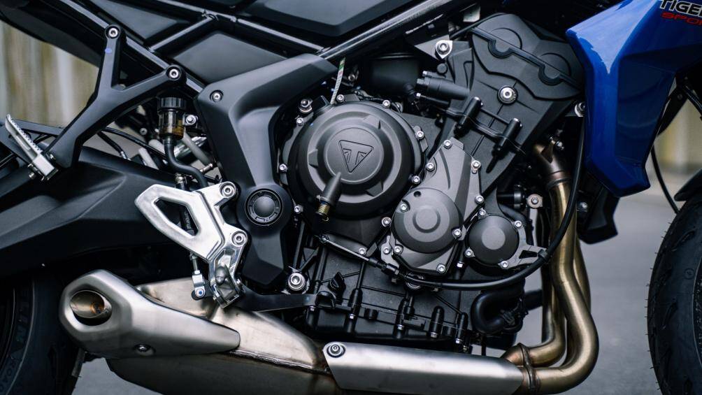 Là một mẫu xe thể thao, chiếc Tiger Sport 660 được trang bị động cơ 3 xi lanh 660cc, sản sinh công suất 81 mã lực và mô men xoắn 64 Nm