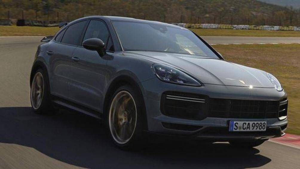 10. Porsche Cayenne Turbo GT: Thế hệ thứ hai vẫn giữ nguyên động cơ tăng áp kép 4,8 lít nhưng nâng công suất của Turbo S lên 562 mã lực