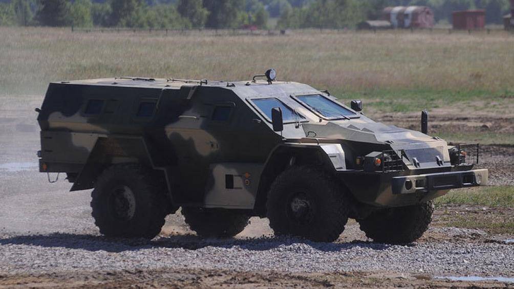 Xe của hãng KAMAZ-43269 Vystrel, chống chịu được mìn và phục kích