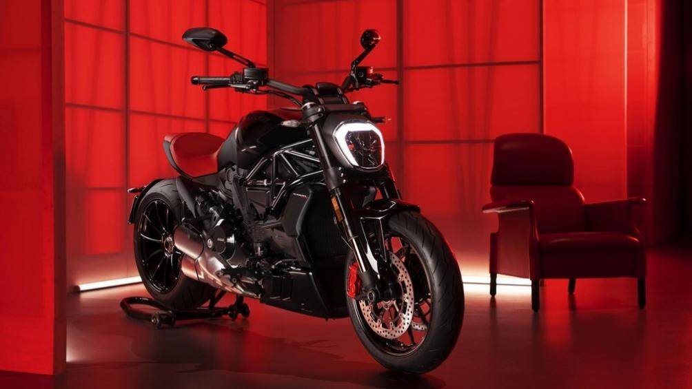 Khách hàng mua chiếc XDiavel Nera sẽ nhận được lớp da Pelle Frau, phù hợp với tông màu được chọn cho yên xe