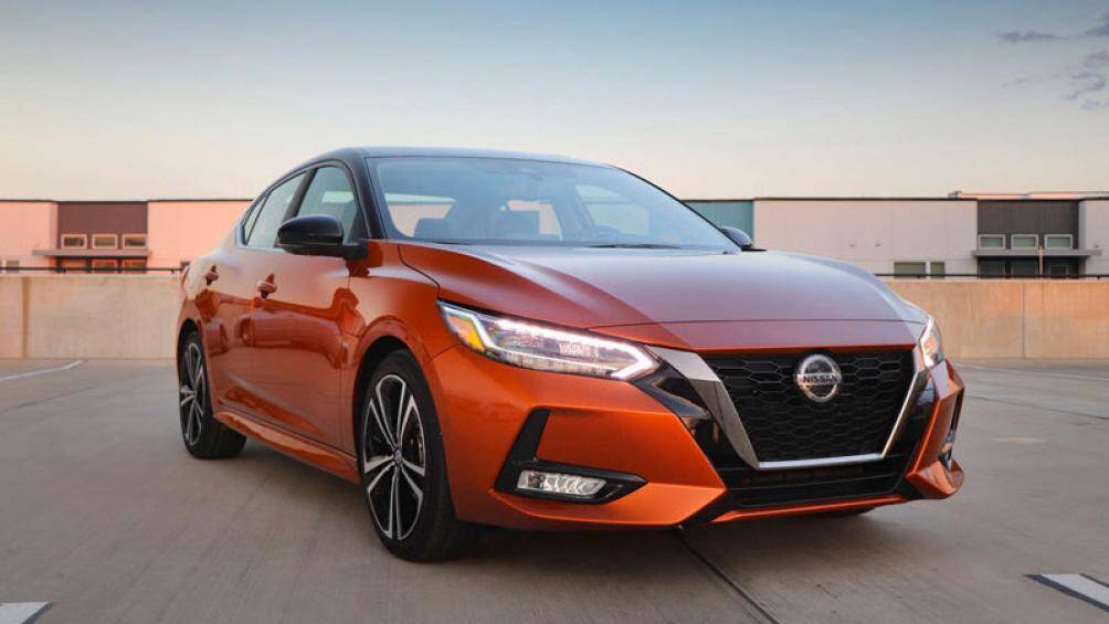 3. Nissan Sentra (giá khởi điểm: 21.160 USD)