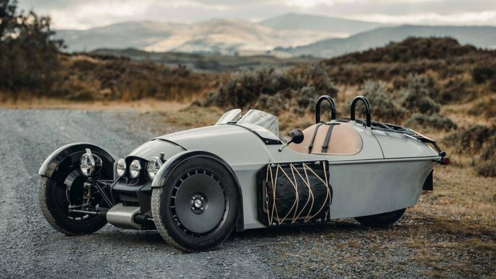 Khoang hành lý được cất giữ dưới tấm cốp