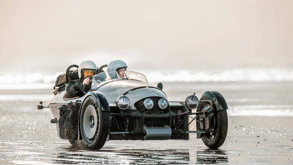 Chiếc xe ba bánh mới có cấu trúc khung liền khối với các tấm thân xe được lắp đặt kết cấu của thân xe