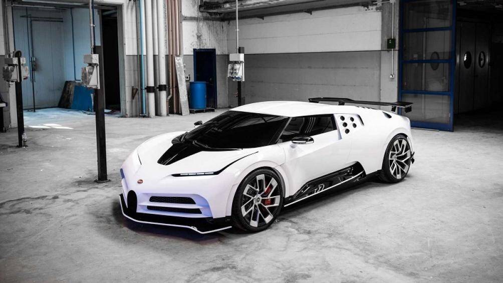 Bugatti Centodieci là một phiên bản đặc biệt được ra đời để kỷ niệm 110 năm ngày thành lập thương hiệu Bugatti