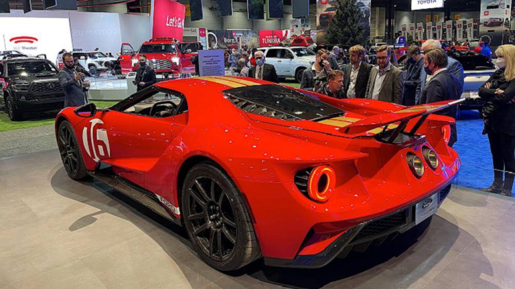 Cùm phanh Brembo cũng đồng màu với bộ vành nhưng logo được sơn đỏ