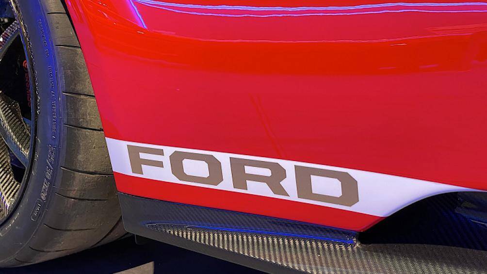 Mẫu xe chỉ được phân phối cho khách hàng đã sở hữu bản thường Ford GT. Ở Việt Nam, đã có hai chiếc Ford GT được đưa về Việt Nam trong năm 2021