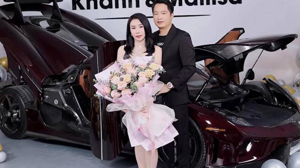 Đây là món quà mà đại gia Hoàng Kim Khánh được vợ tặng nhân dịp kỷ niệm ngày cưới