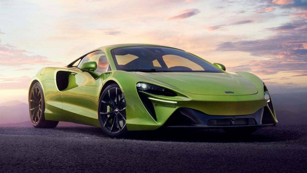 Mẫu siêu xe hybrid này có khả năng tăng tốc lên 100 km/h từ vị trí đứng yên trong vòng 3 giây, 0 – 200 km/h trong vòng 8,3 giây