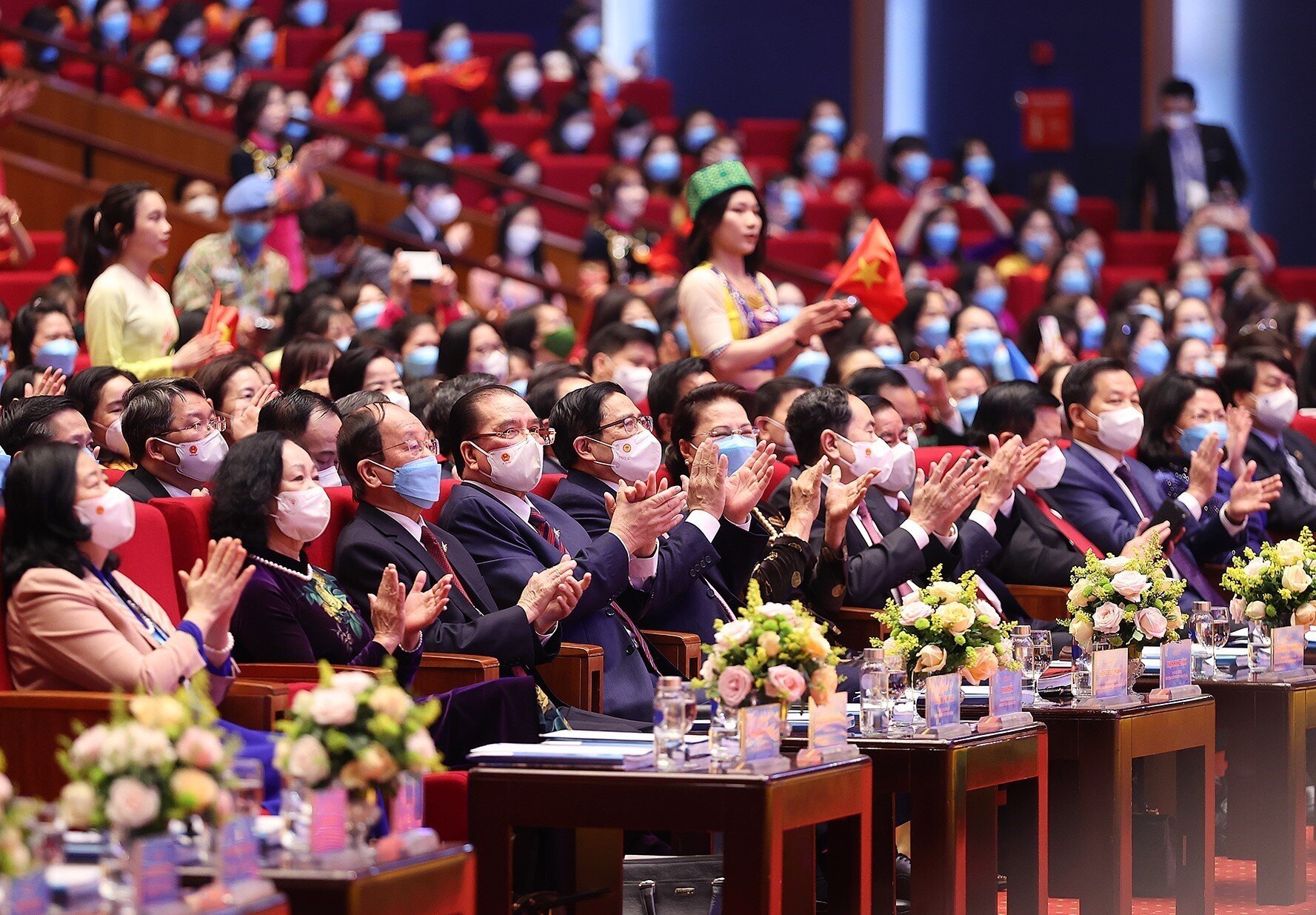 Cùng với đó là các lãnh đạo Đảng, nhà nước sáng nay cũng đến dự khai mạc Đại hội Đại biểu phụ nữ toàn quốc lần thứ XIII.