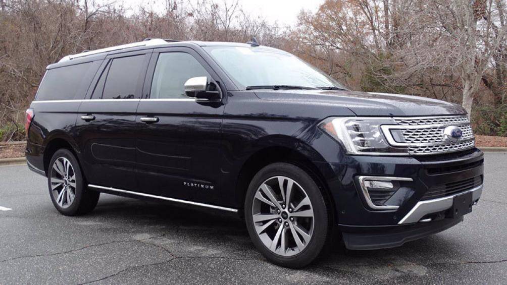 5. Ford Expedition Max (chiều dài tổng thể: 5.636 mm)