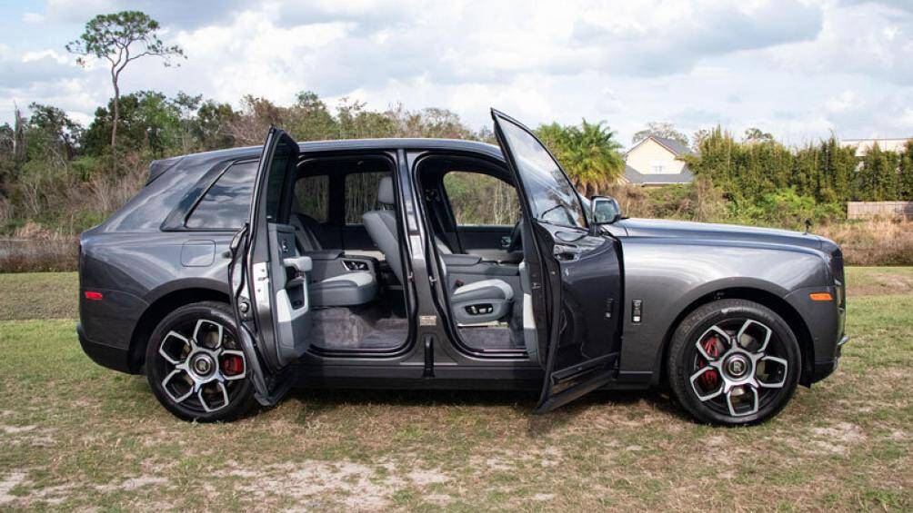 9. Rolls-Royce Cullinan (chiều dài tổng thể: 5.334 mm)