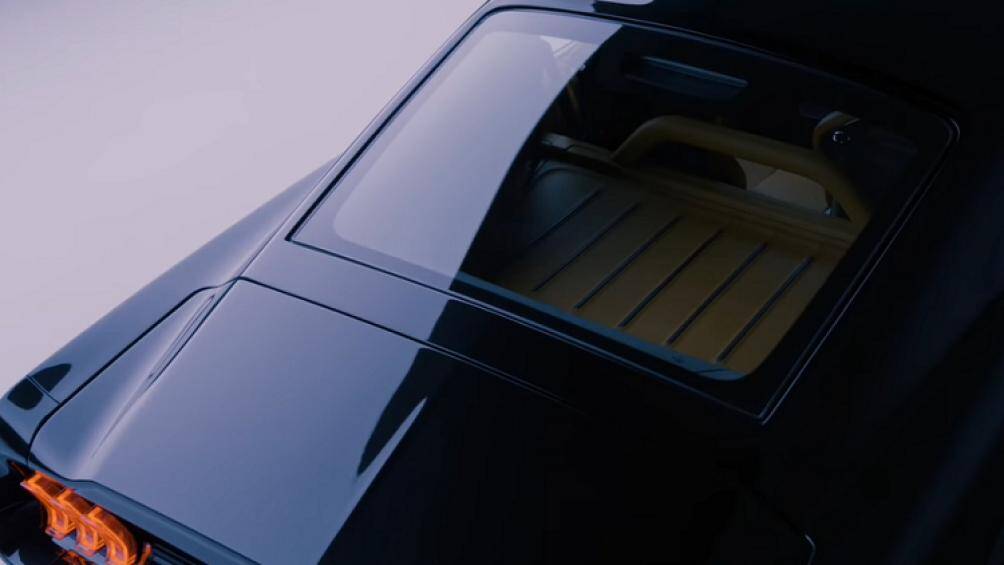 Tuy nhiên công ty này cho biết, Ford Mustang Fastback không phải là một chiếc xe được phục chế thông thường mà đã được cải tạo thành chiếc xe chạy điện hoàn toàn mới với nhiều trang bị hiện đại