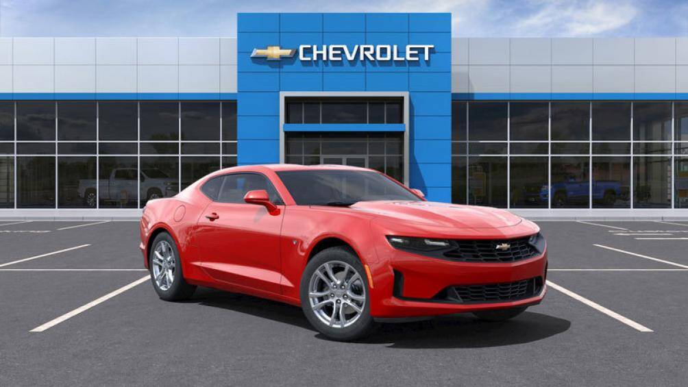 1. Chevrolet Camaro Coupe 1LS 2.0L Turbo (giá khởi điểm: 25.000 USD)