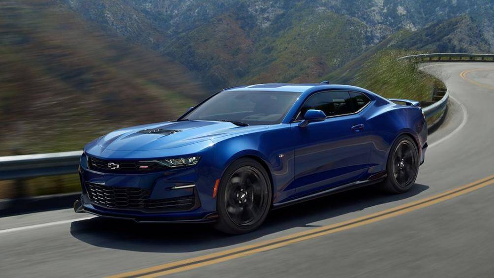 2. Chevrolet Camaro Coupe 1LT 3.6L (giá khởi điểm: 27.095 USD)