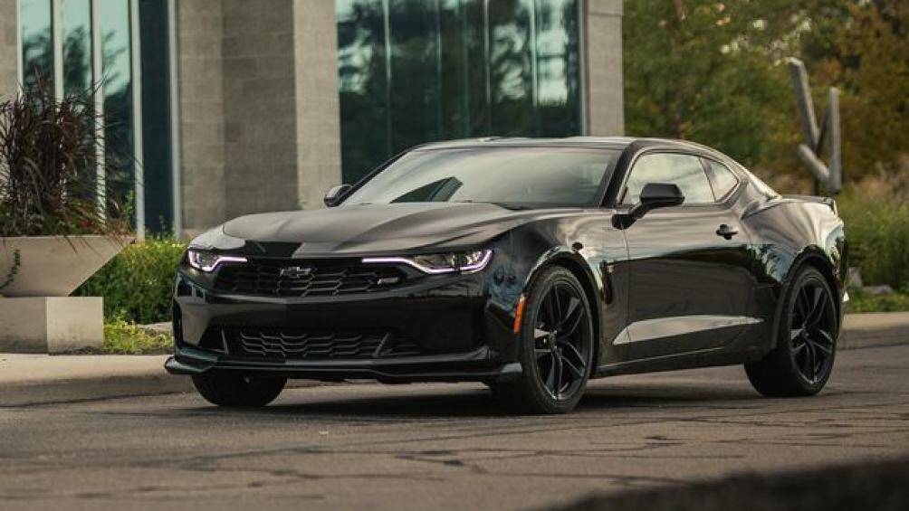 5. Chevrolet Camaro Coupe LT1 (giá khởi điểm: 34.000 USD)