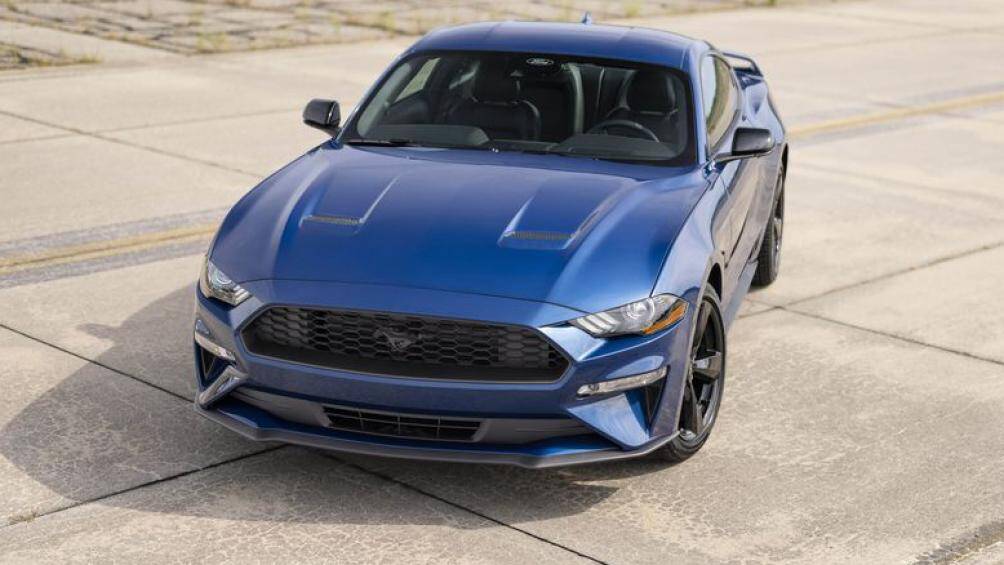 7. Ford Mustang GT Fastback (giá khởi điểm: 36.285 USD)