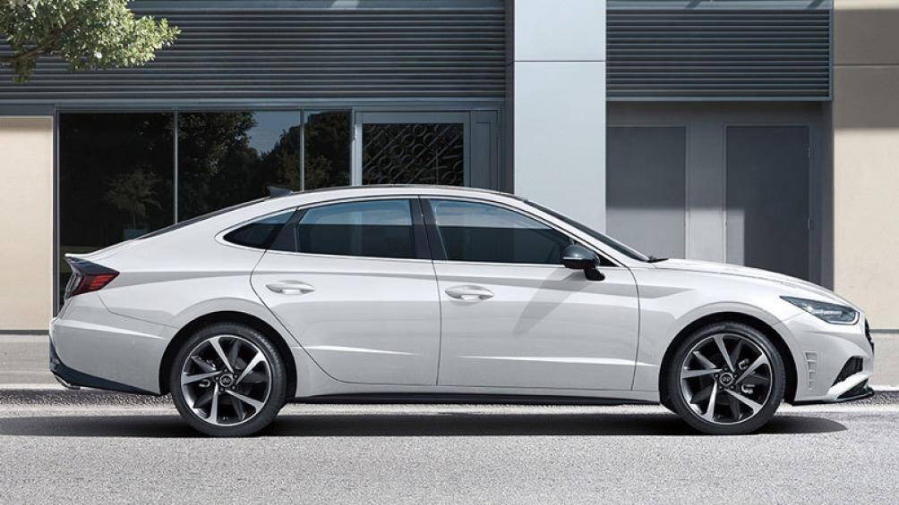 6. Hyundai Sonata (doanh số: 4.176 chiếc)