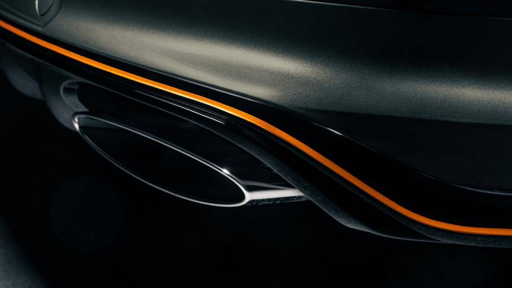 Chiếc xe này được lấy cảm hứng từ không gian vũ trụ với màu sơn ngoại thất Cypress kết hợp với các điểm nhấn màu Orange Flame