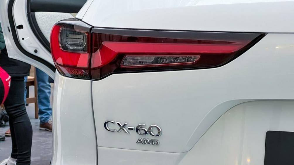 Xe có kích thước khá rộng rãi với chiều dài 4.745 mm, rộng 1.890 mm, cao 1.680 mm và chiều dài cơ sở 2.870 mm