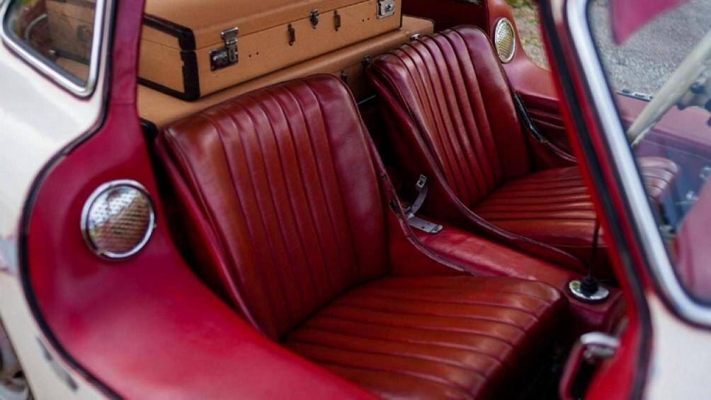 Nhà phát triển bất động sản Hollywood L. Milton Wolf đã mua chiếc xe này khi Andrews qua đời vào năm 1958. Ông đã cho sơn lại chiếc xe với màu đỏ