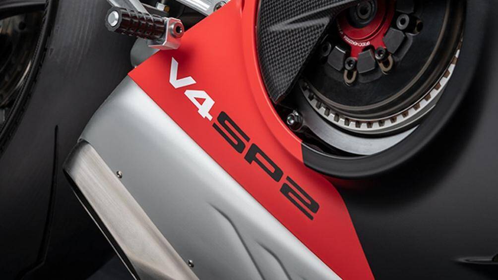 Xe sở hữu hệ thống kẹp phanh Brembo Monobloc Stylema kết hợp cùng tay phanh Brembo MCS 19.21 ở phía trước