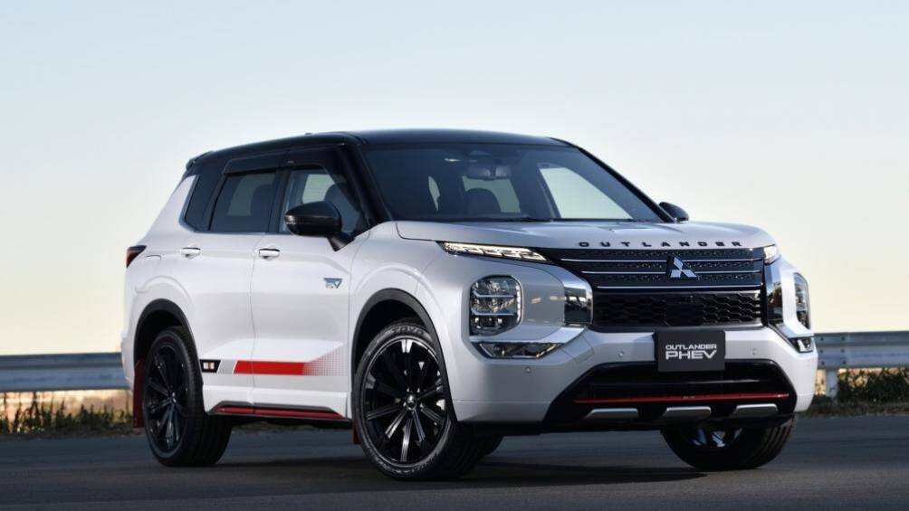 Tại Tokyo Auto Salon 2022 đang diễn ra tại Nhật Bản, mẫu xe Mitsubishi Outlander Ralliart Style đã được trình làng