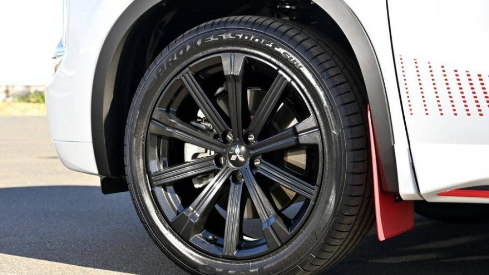 "Trái tim" của Mitsubishi Outlander Ralliart Style là hệ truyền động plug-in hybrid giống Outlander PHEV 2022