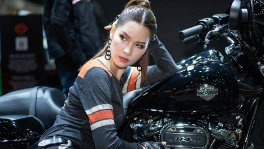 Ánh mắt hút hồn cánh mày râu