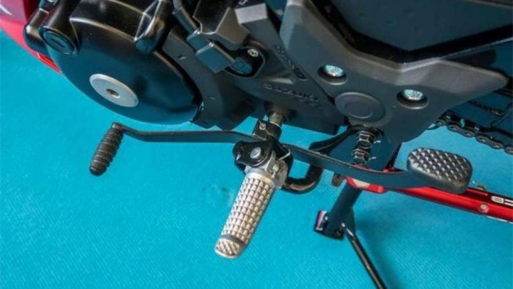 Theo đại diện của Amitec, vị trí ngồi trên chiếc Raider phiên bản đặc biệt được thực hiện theo ý kiến đóng góp từ Azlan Shah