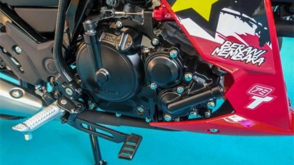 Những bộ phận cơ khí khác vẫn không đổi với động cơ DOHC xi lanh đơn sản sinh công suất 18,2 mã lực tại vòng quay 8.500 vòng/phút