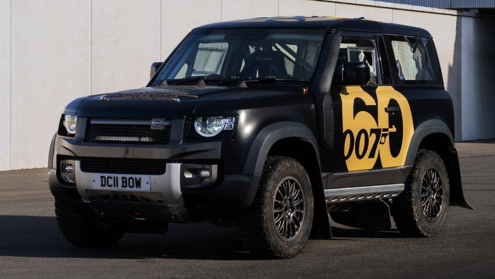 Nhằm gửi lời tri ân đến series phim "Điệp viên 007- James Bond", thương hiệu Land Rover mới đây đã chế tạo một chiếc Defender Rally phiên bản đặc biệt