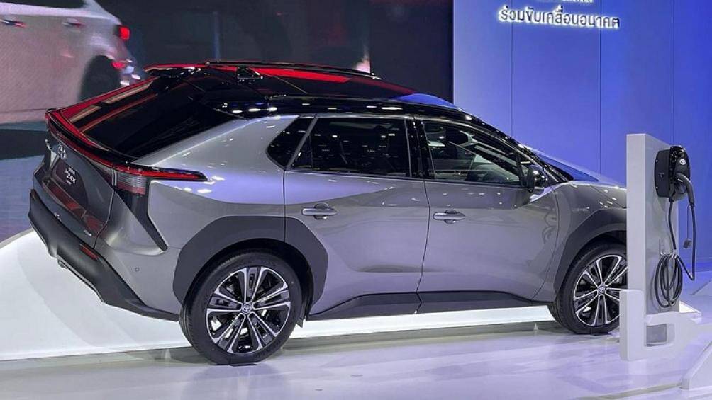 Hiện Toyota bZ4X thuần điện chưa chính thức được bày bán tại thị trường Thái Lan nên thông số kỹ thuật của mẫu xe này chưa được hé lộ