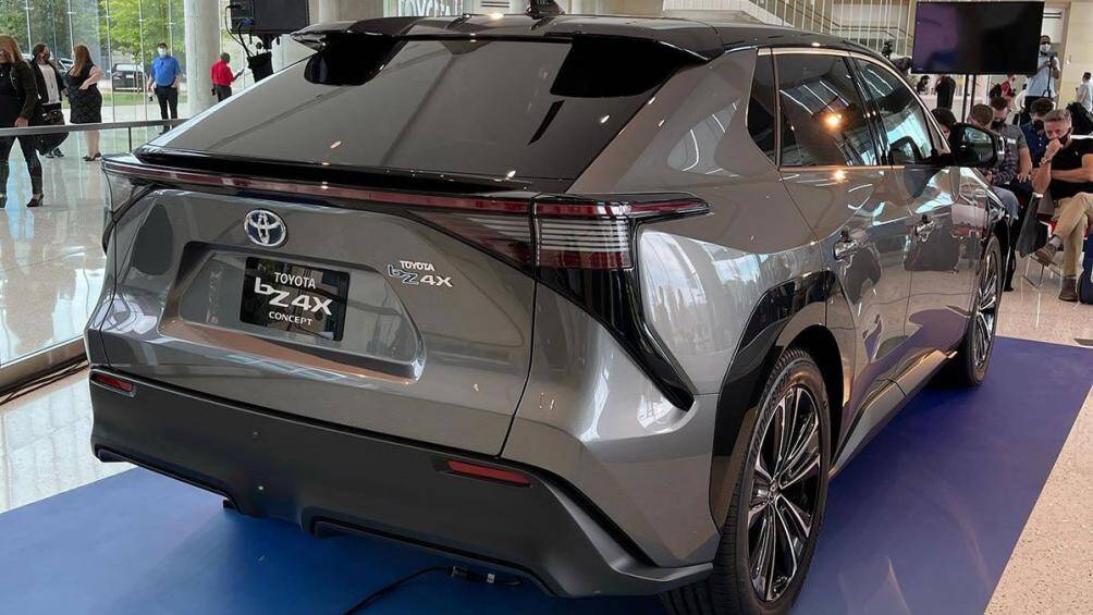 Toyota bZ4X 2023 chính là mẫu ô tô thuần điện sản xuất thương mại đầu tiên của thương hiệu này