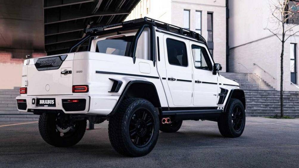 Mercedes G63 bản đặc biệt này có trang bị bộ la-zăng 22 inch khổng lồ, bọc trong bộ lốp địa hình để tăng cường khả năng off-road