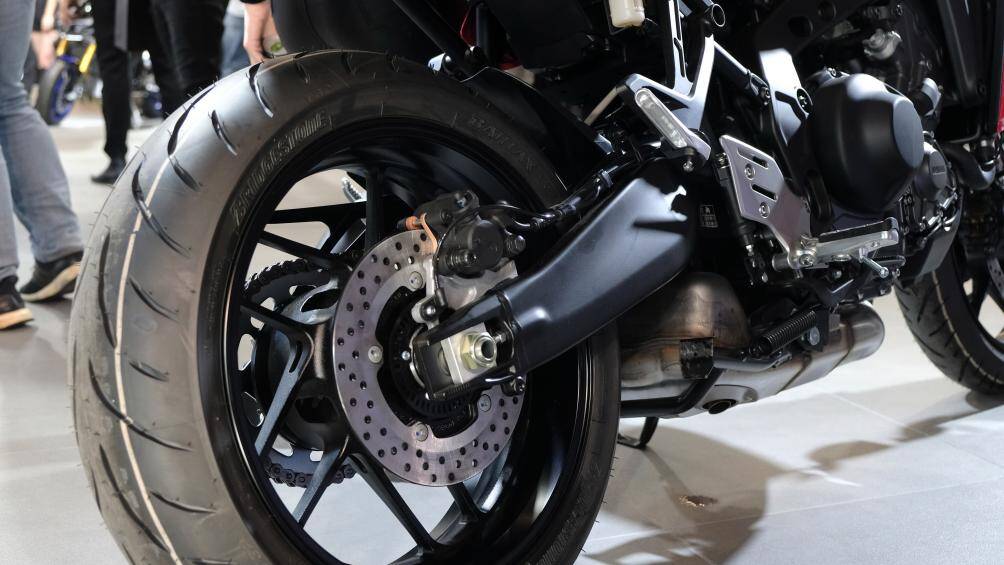 ABS được trang bị trên cả phanh trước và sau của xe
