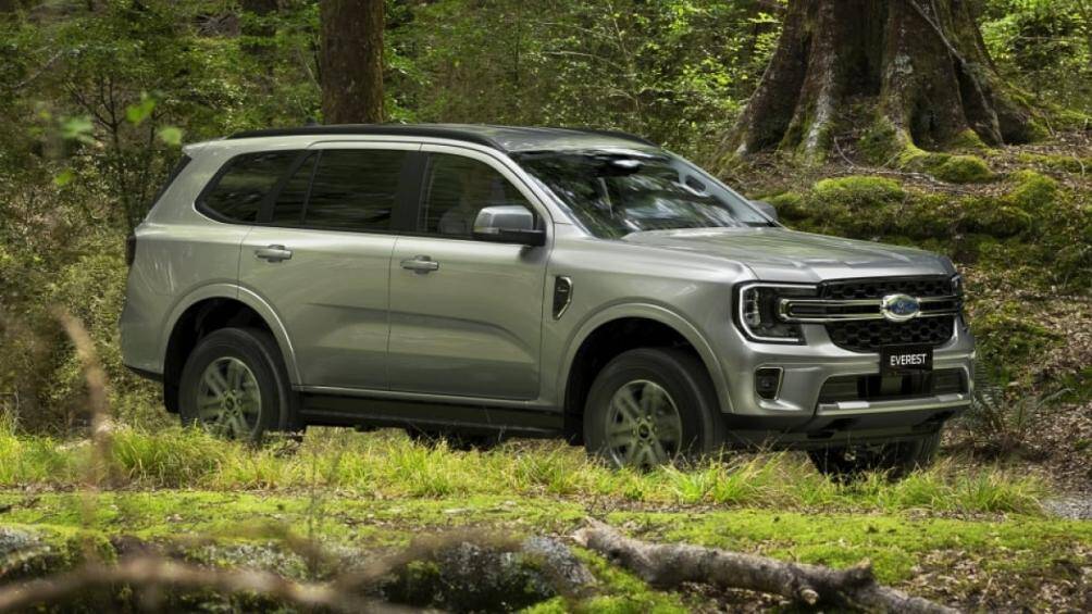 Hãng xe Ford vừa giới thiệu và công bố giá bán chính thức của mẫu SUV cỡ trung Everest 2022 thế hệ mới tại thị trường Thái Lan