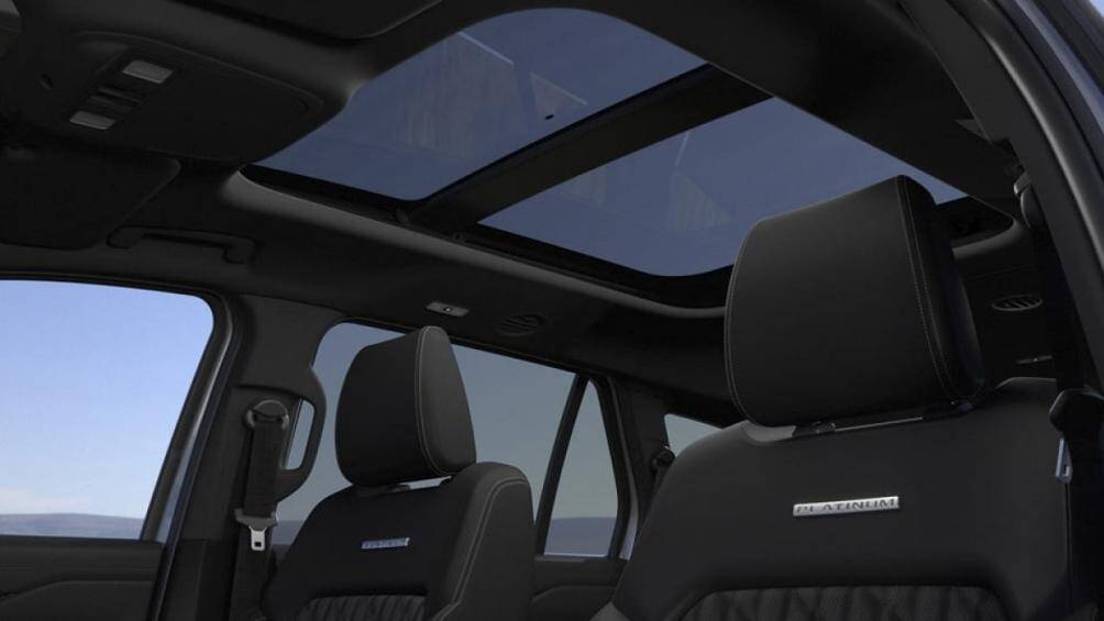 Ở bản 2.0 Turbo Sport, xe được trang bị động cơ 4 xi-lanh dầu, dung tích 2.0L tăng áp, cho công suất 170 mã lực và mô-men xoắn cực đại đạt 405 Nm