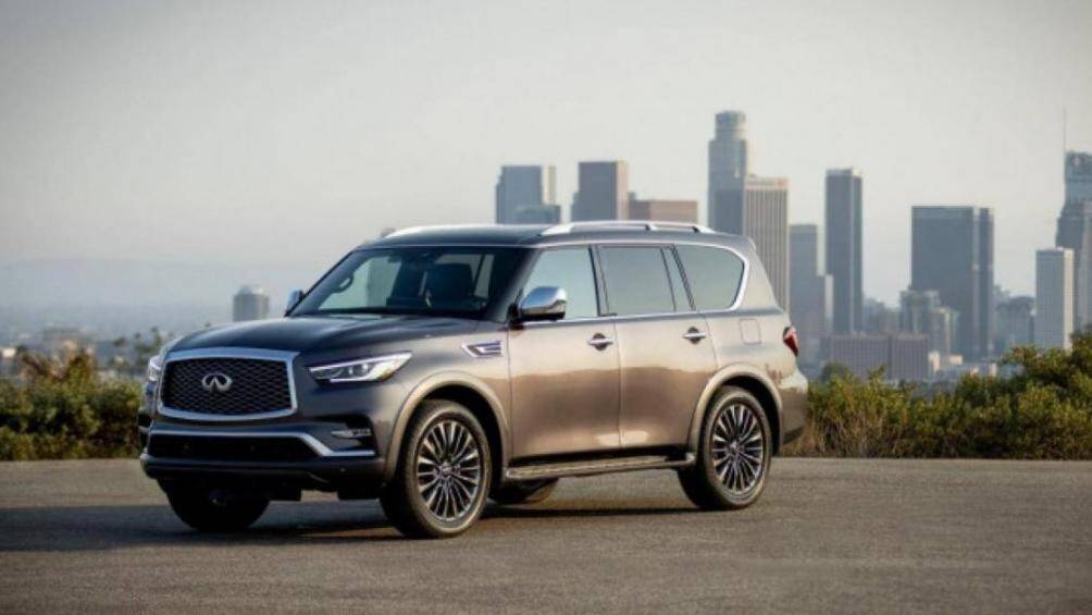 Infiniti QX80 (sức kéo: 3,8 tấn)