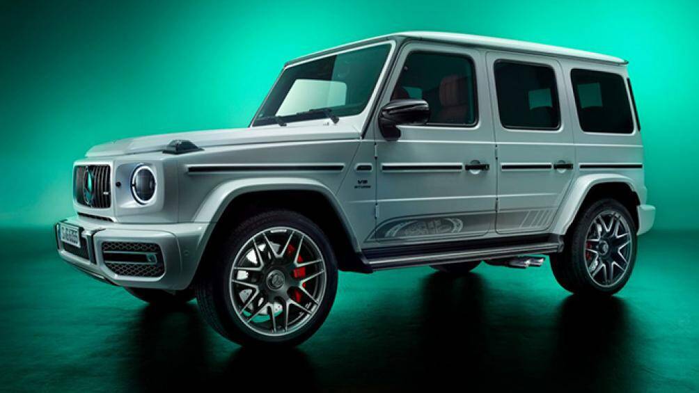 Biến thể này được thay đổi nhiều về ngoại thất và có giá bán từ 17.850 Euro (450 triệu đồng). Bộ mâm 5 chấu kích thước 22 inch với lớp sơn màu xám mờ