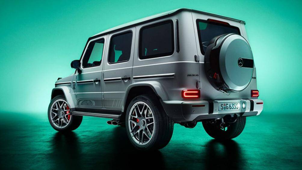 Mercedes-AMG G63 Edition 55 mang đến hai màu sơn tùy chọn cho khách hàng là màu đen kim loại mờ hoặc sơn trắng sáng opaline G manufaktur